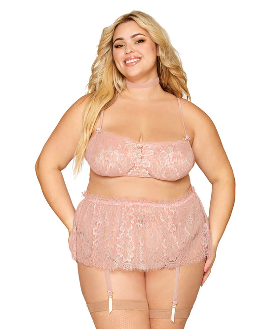 Lujuria de Encaje (Conjunto Queen Size: Bralette de Encaje Pestaña con Falda y Liguero en Rosa Cuarzo)